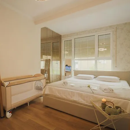 Ingrit Gjoni ヴィラ ドゥラス