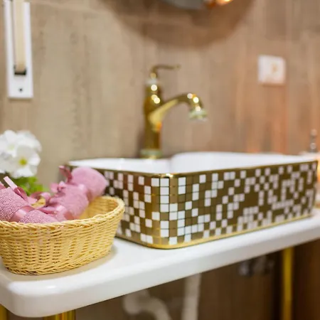 Ingrit Gjoni ヴィラ *