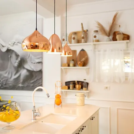 Ingrit Gjoni فيلة دراس