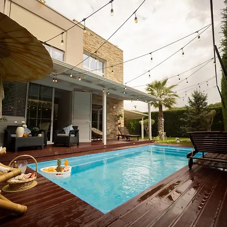 Ingrit Gjoni ヴィラ ドゥラス