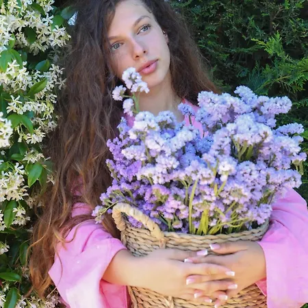 Ingrit Gjoni * دراس