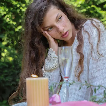 Ingrit Gjoni فيلة *