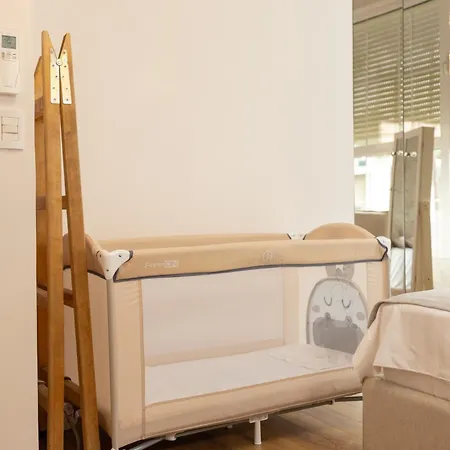 Ingrit Gjoni ドゥラス