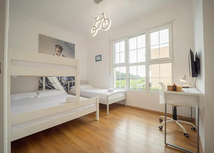 Ingrit Gjoni Вилла Дуррес